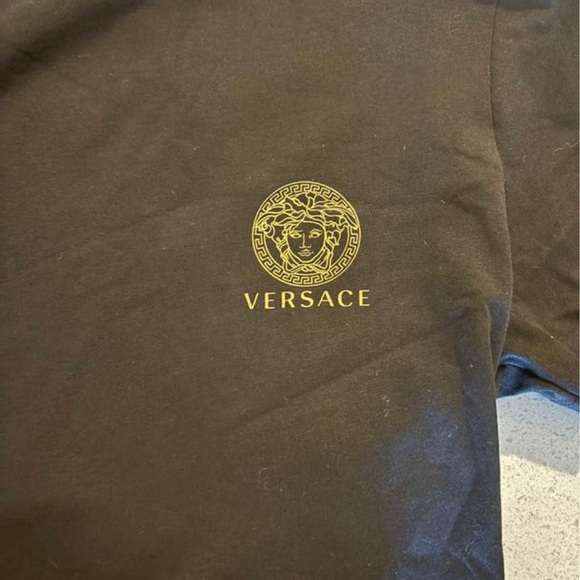 Versace shirt - Picture 2 of 5